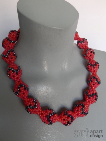 024 necklace short red bulbs with antracite zigzag