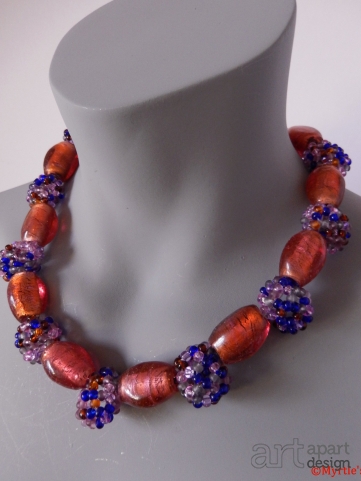 051 necklace short block formats with orange beads with foil innerside