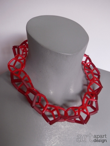 137 necklace red with dark red board