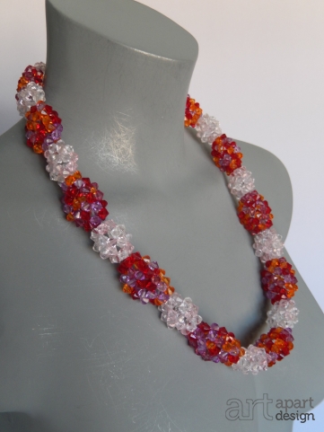 010 halssieraad acryl bicones transparant wit, rose, lila,oranje,rood vierkanten afgewisseld met rechthoeken