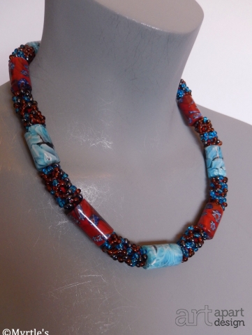 085 halssieraad millefiori met spacers van rocailles