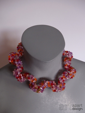 157 halssieraad kort acryl bicones 3d gedraaid