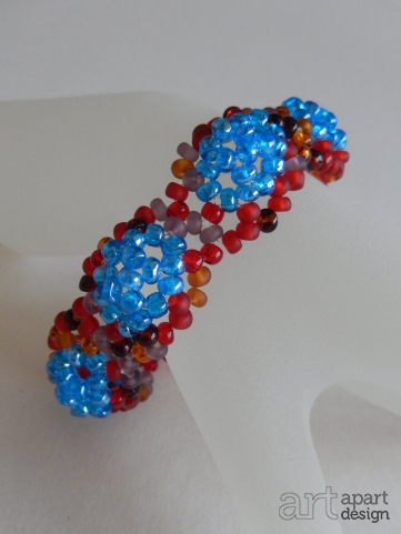007a armband blauw met rood