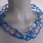 123 halssieraad kort blauw roze 